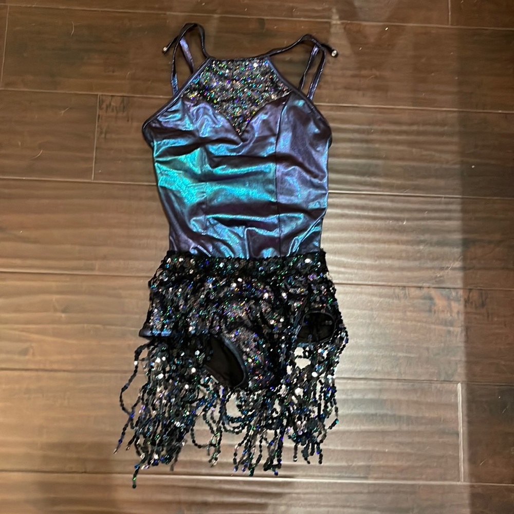 Weiss man Small Adult with added elastic sequin belt! Adds a great look!